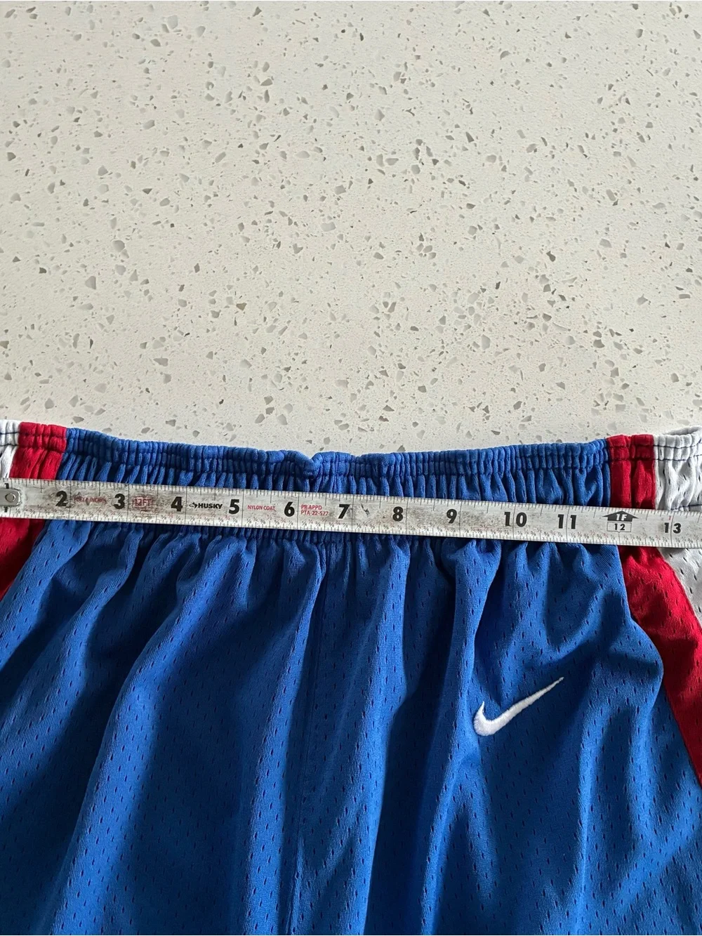 000 - VINTAGE 00s NIKE UNIVERSITY OF KANSAS KU JAYHAWKS Y2K MESH SHORTS